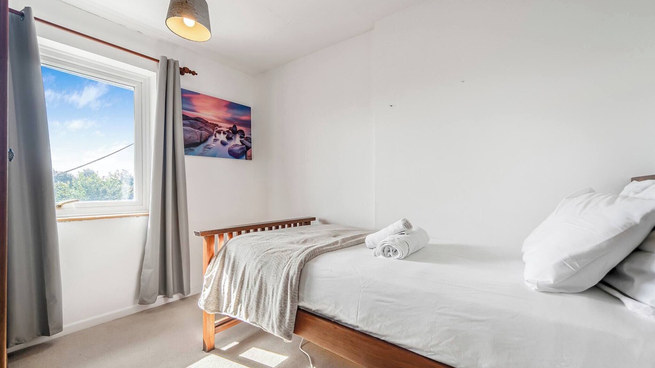 Photo of Bedroom in Headington
