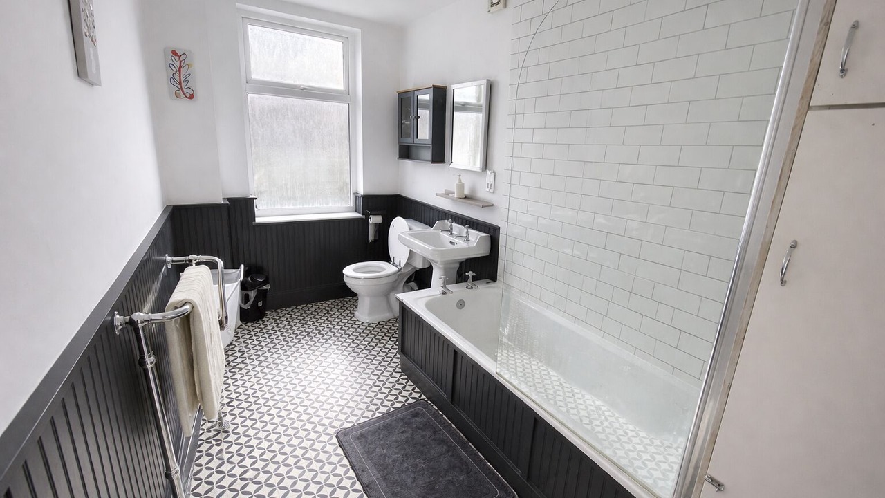 Photo of Bathroom in Oadby