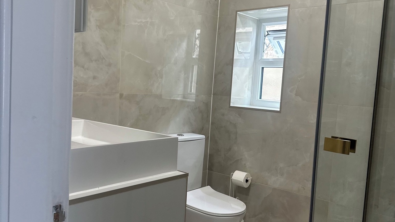 Photo of Bathroom in Healey Lane