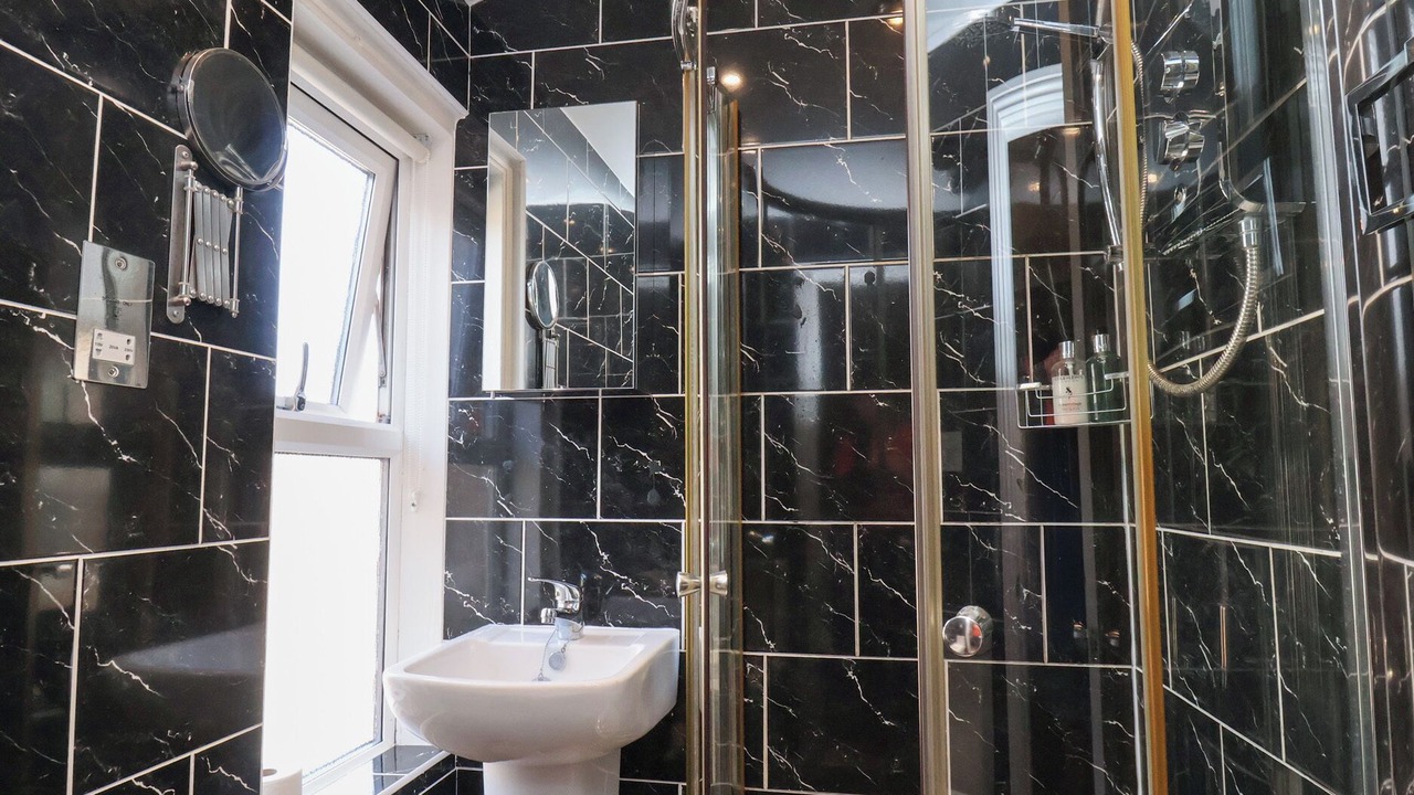 Photo of Bathroom in Muston