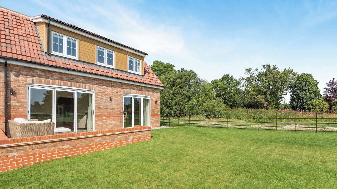 Photo of Outdoor in Frampton