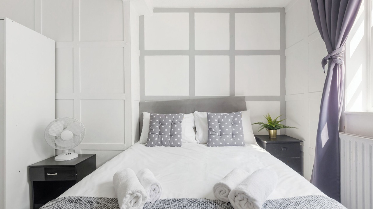 Photo of Bedroom in Tower Hill