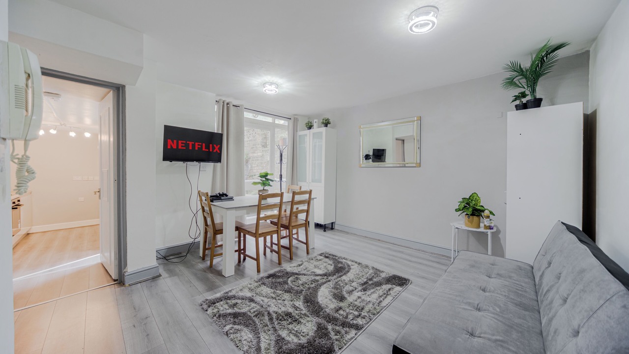 Photo of Livingroom in Hammersmith and Fulham