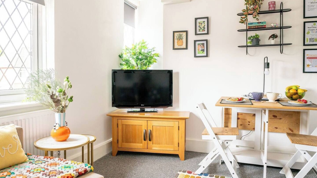 Photo of Livingroom in Shirley