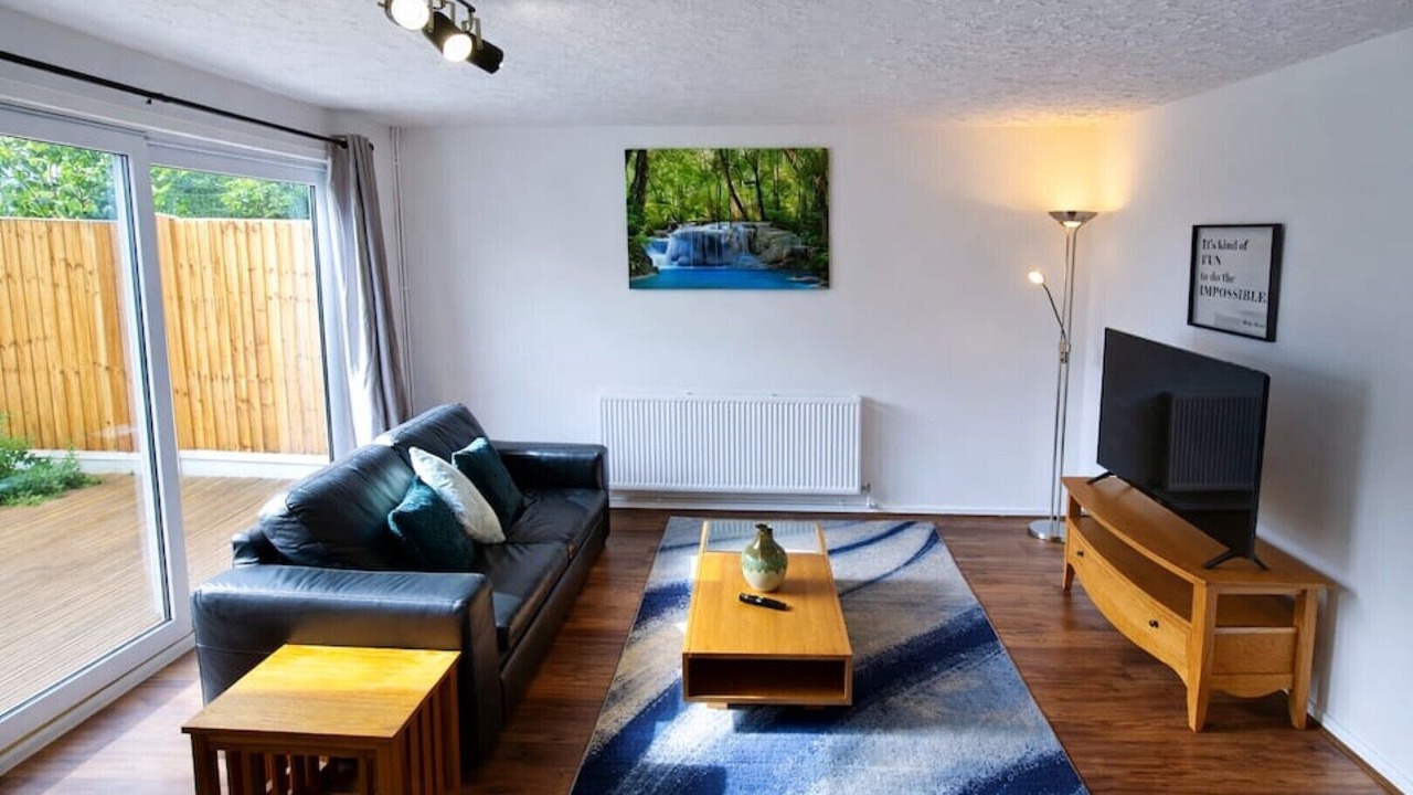Photo of Livingroom in South Ockendon