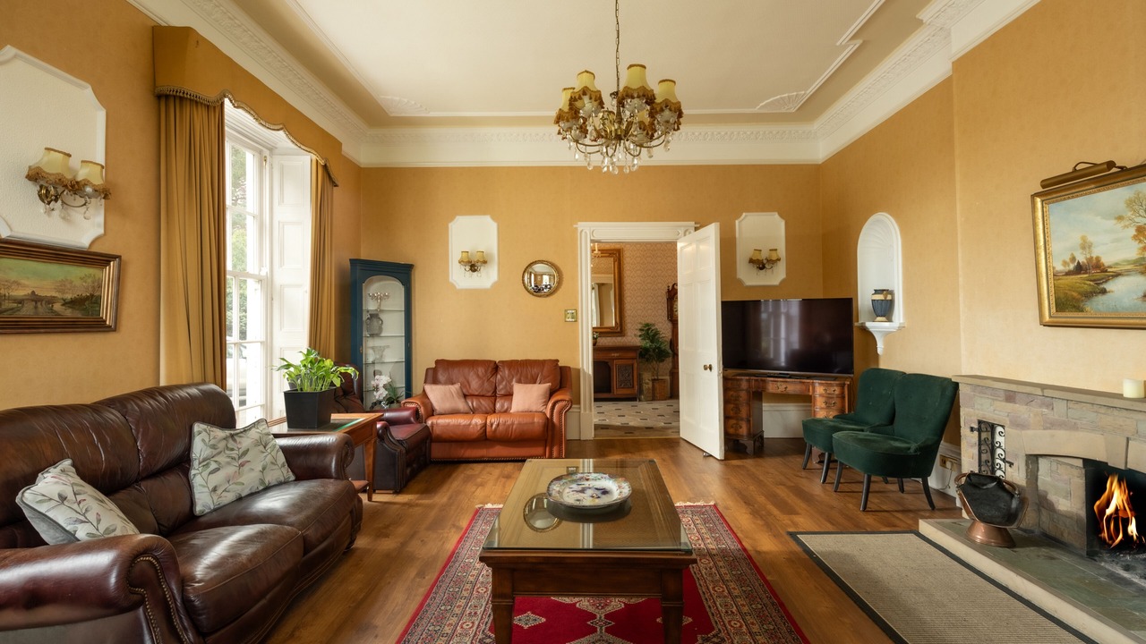 Photo of Livingroom in Holton Le Clay