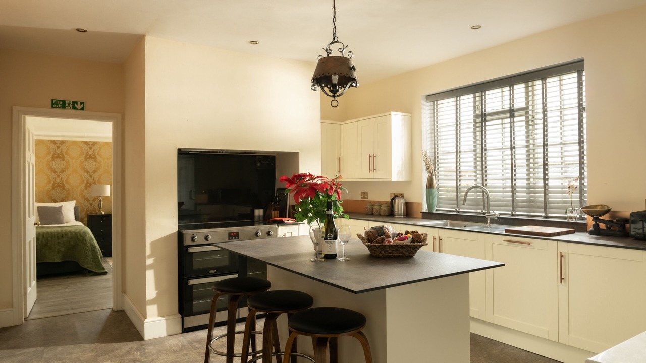 Photo of Kitchen in Holton Le Clay