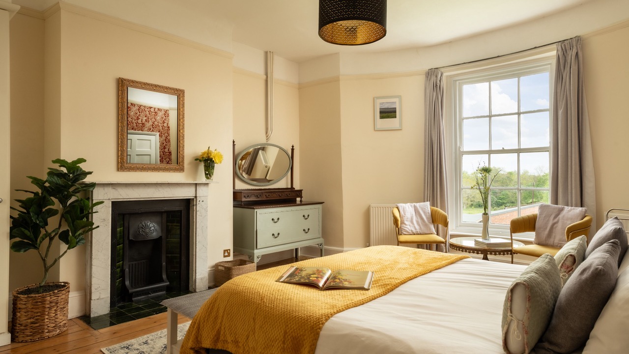 Photo of Bedroom in Holton Le Clay