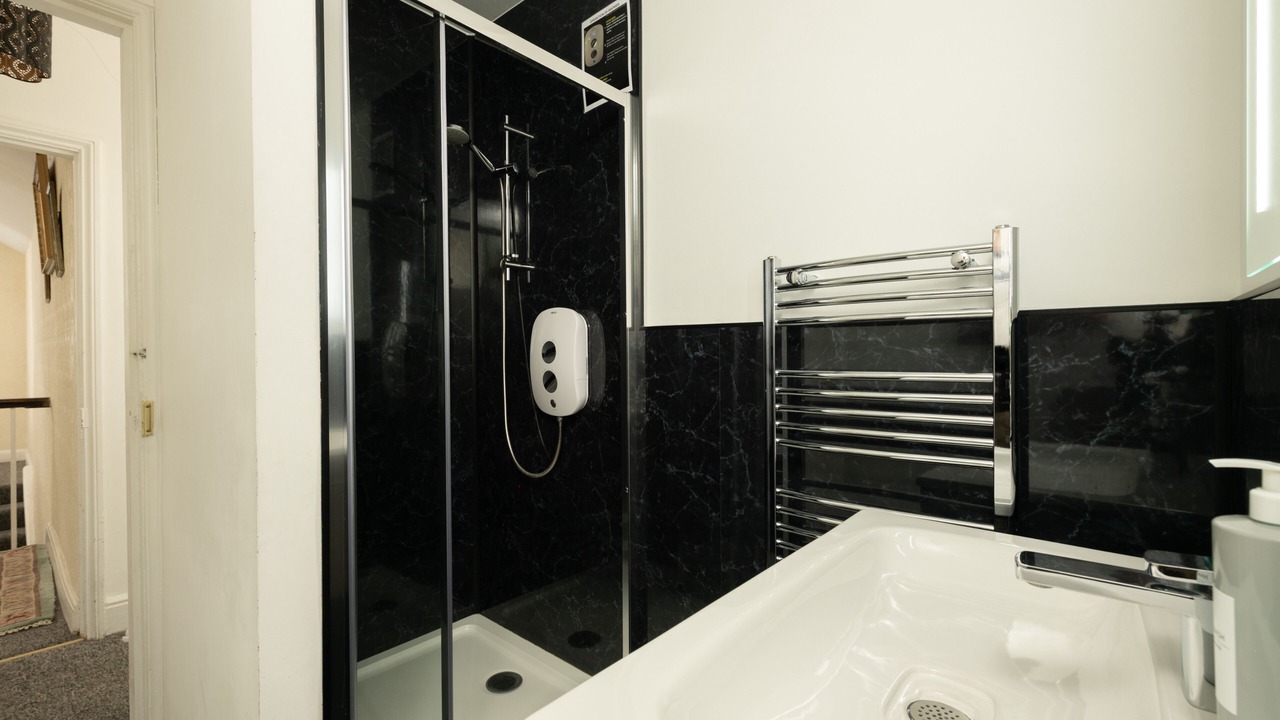 Photo of Bathroom in Holton Le Clay