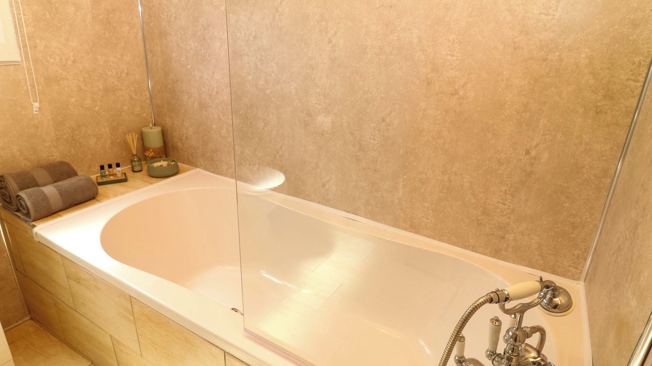 Photo of Bathroom in Holton Le Clay