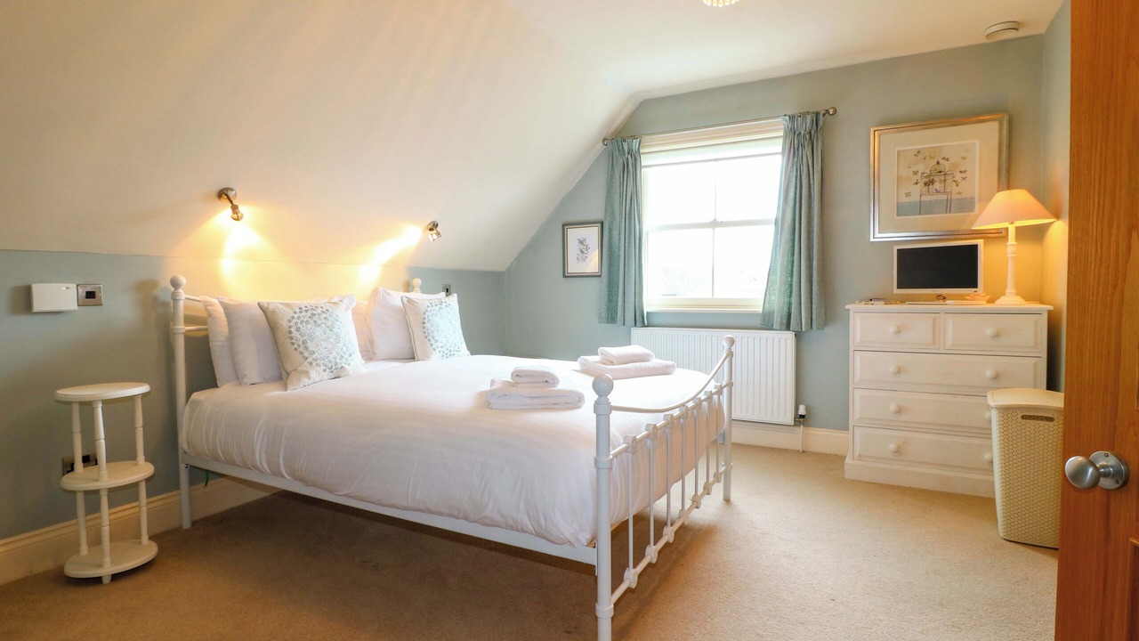 Photo of Bedroom in Alton