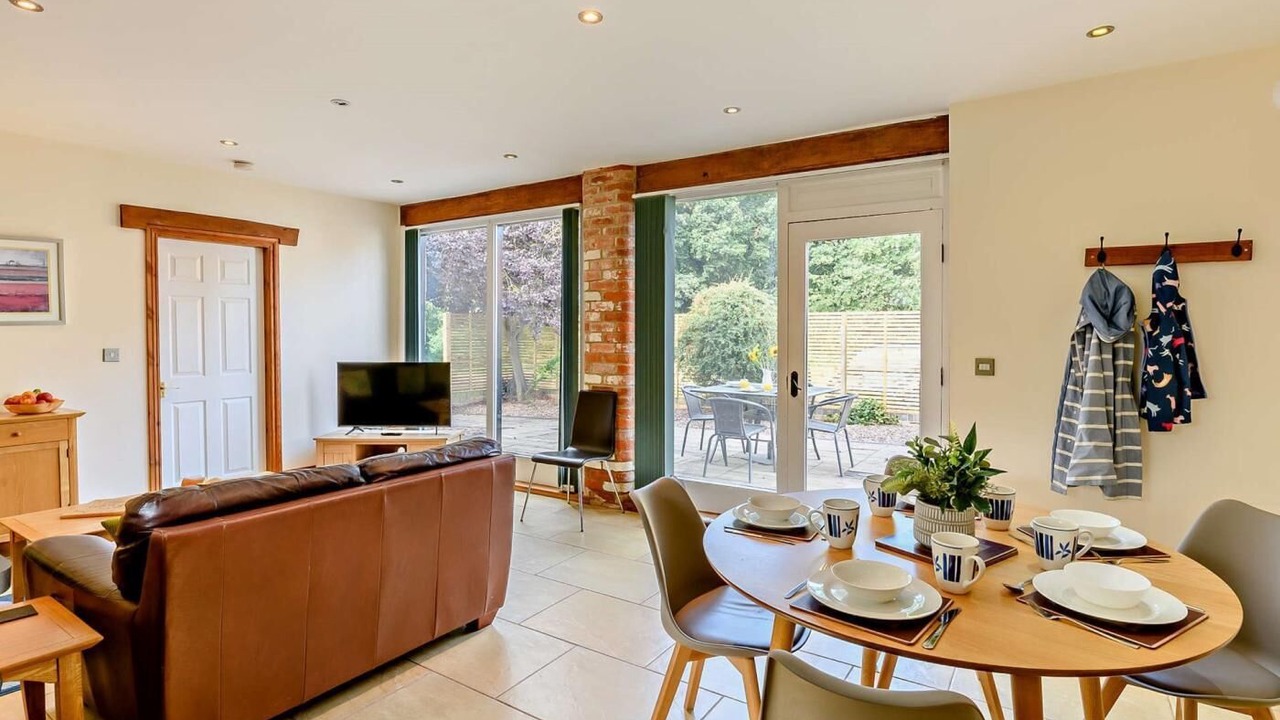 Photo of Livingroom in North Wheatley