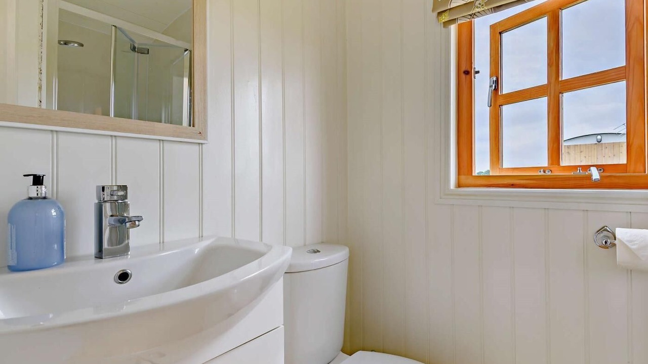 Photo of Bathroom in Holton Le Clay