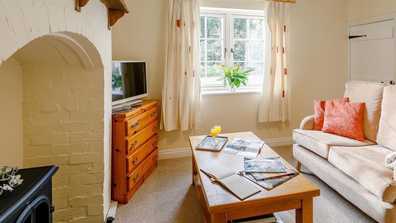 Photo of Livingroom in Alford