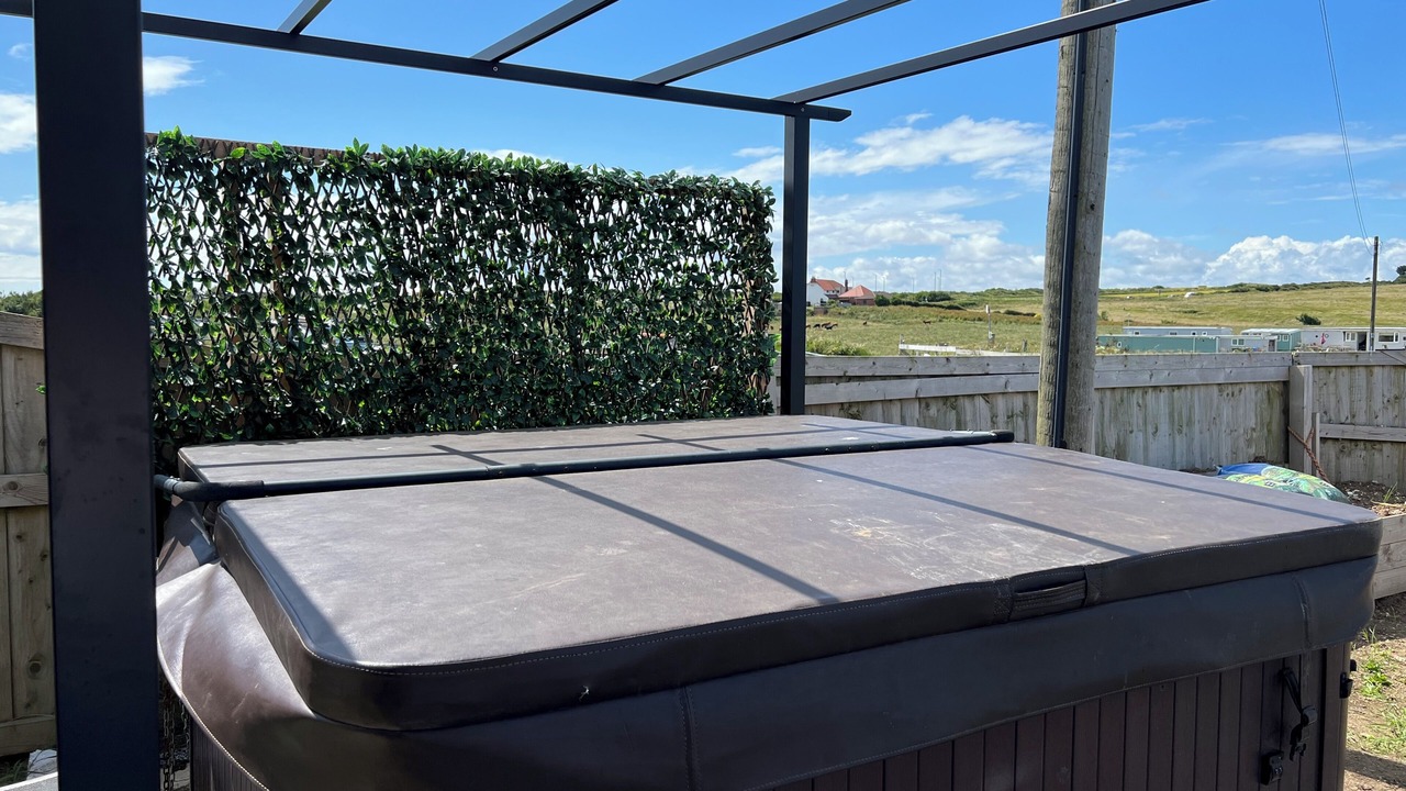 Photo of Patio Balcony in Cayton Bay