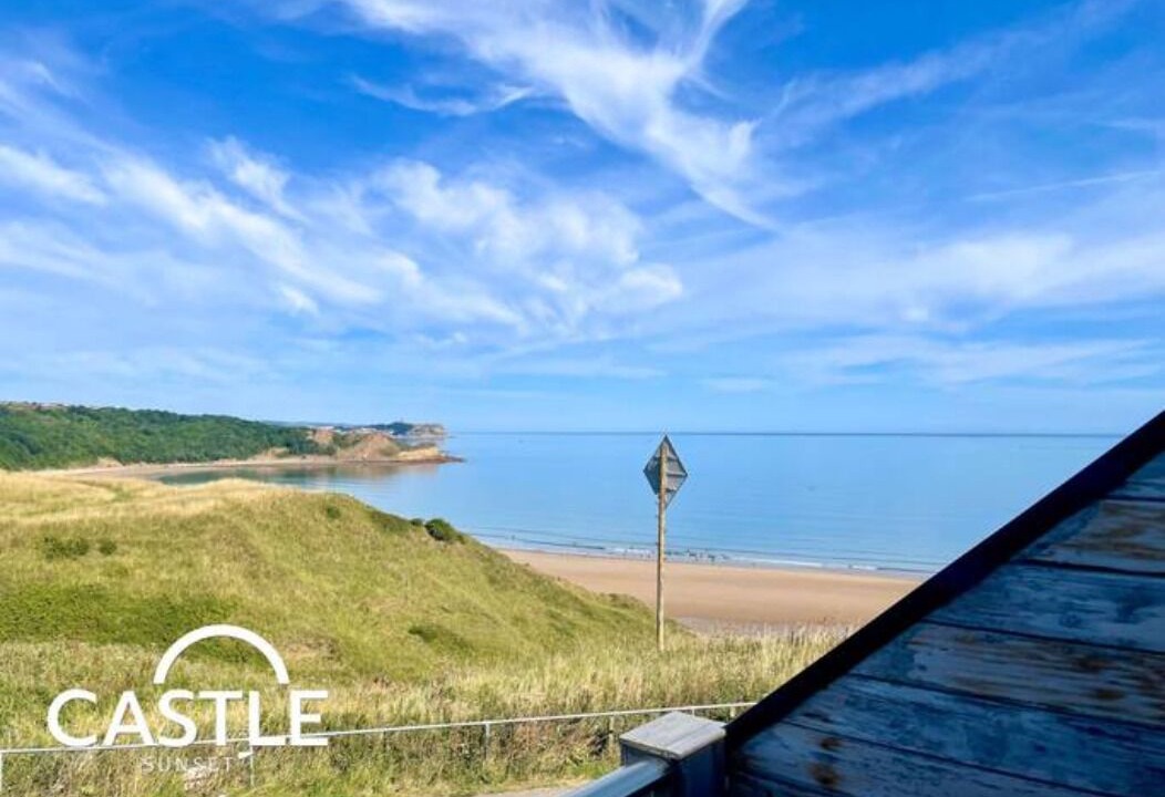 Photo of Others in Cayton Bay