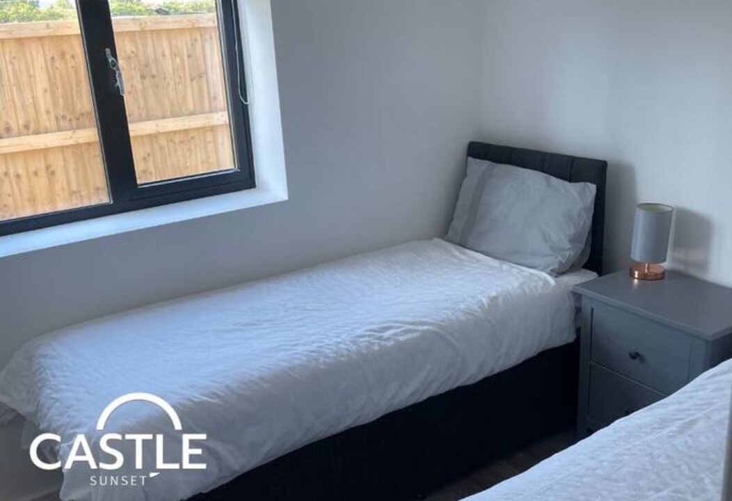 Photo of Bedroom in Cayton Bay