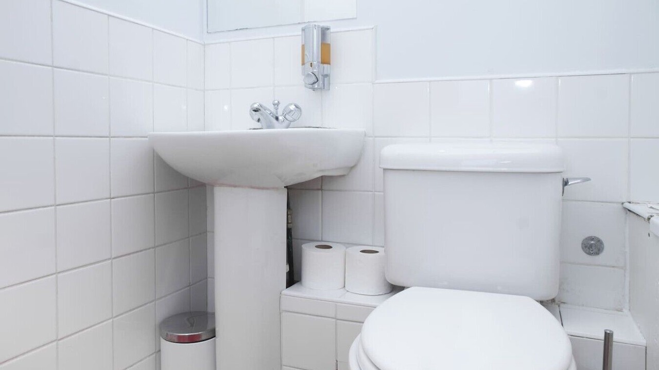 Photo of Bathroom in Ravenscourt Park