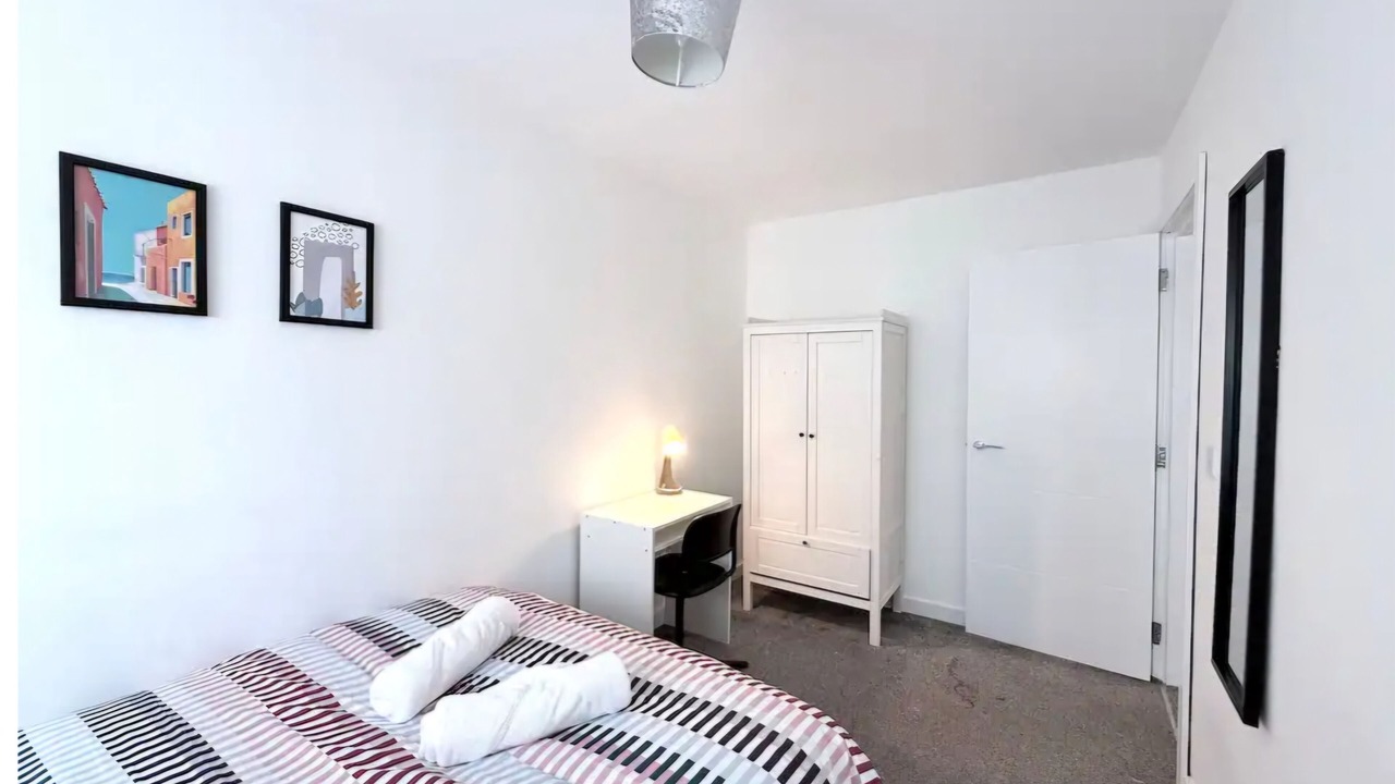 Photo of Bedroom in Leigh