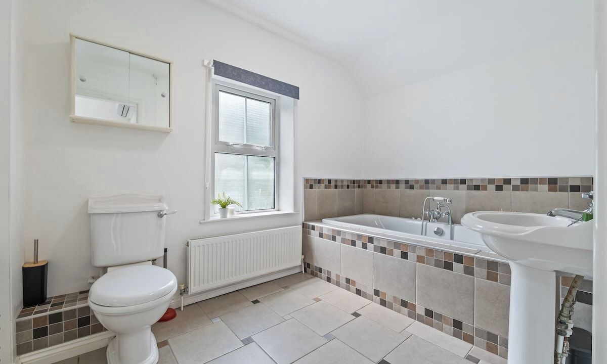 Photo of Bathroom in Thorney