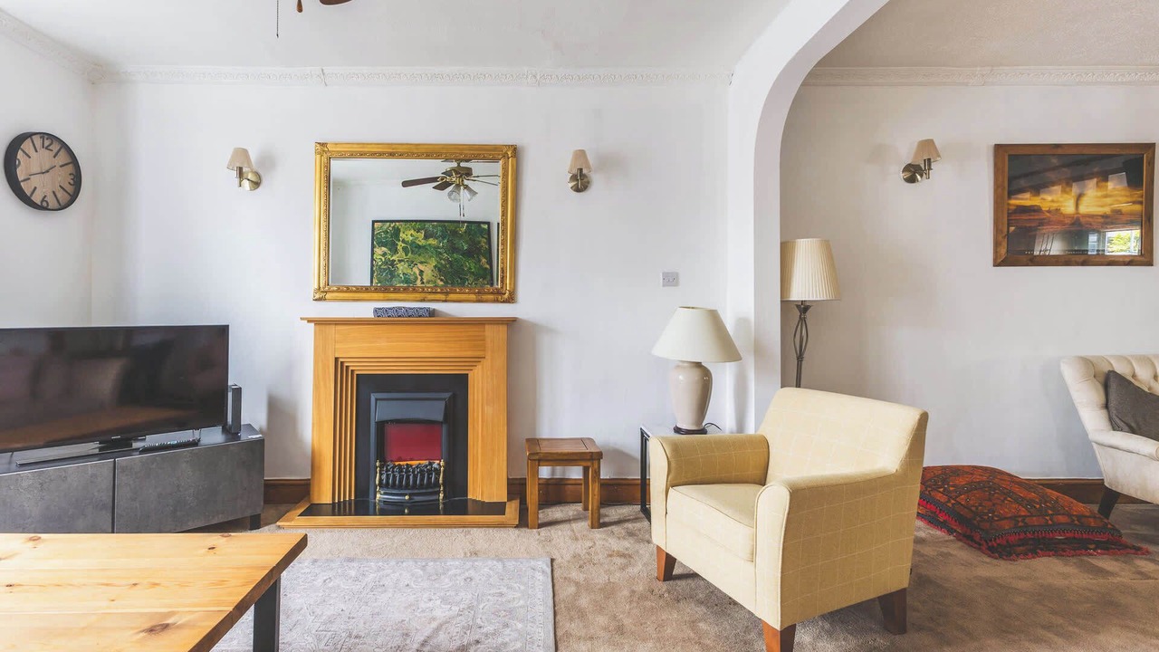 Photo of Livingroom in Southall Green