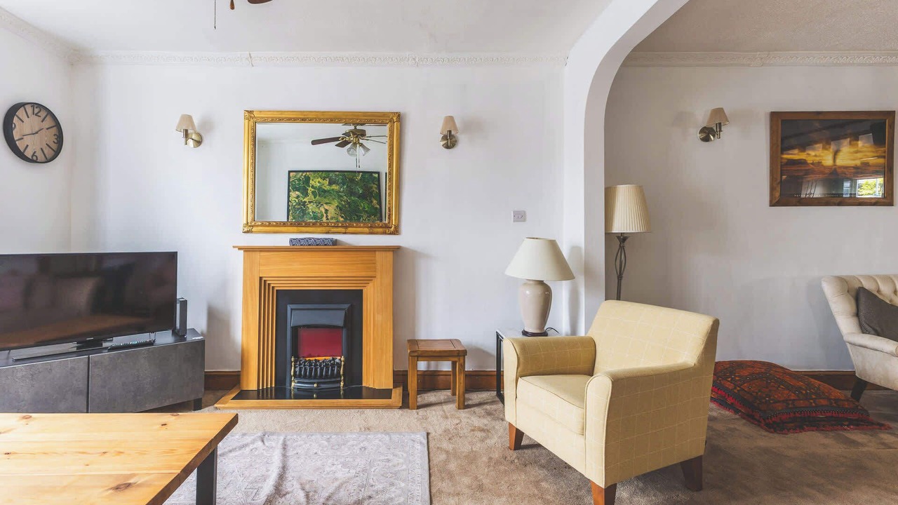 Photo of Livingroom in Southall Green