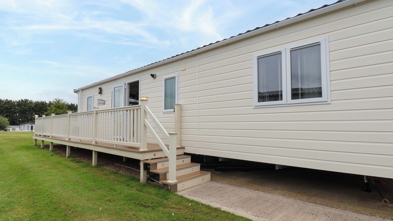 Photo of Outdoor in Cayton Bay