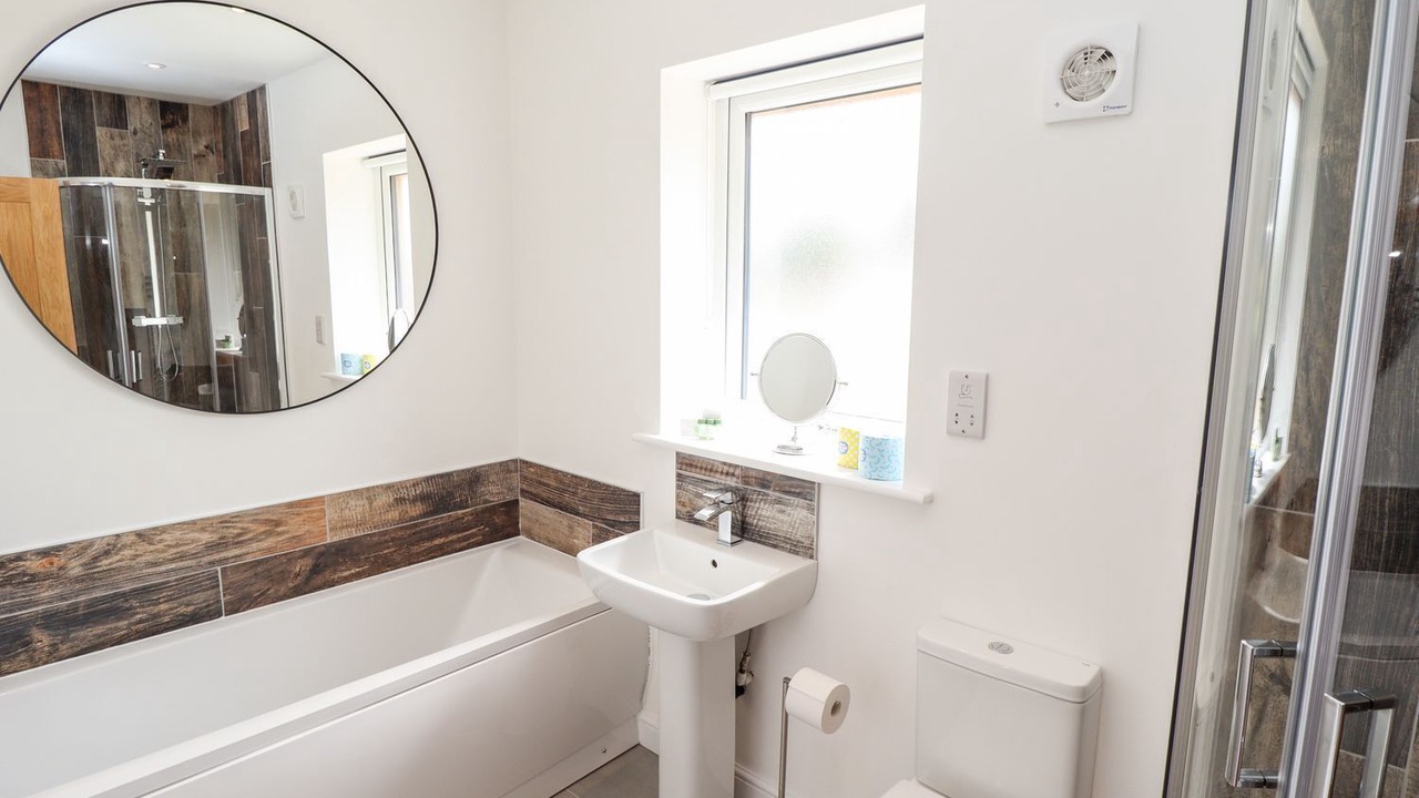 Photo of Bathroom in Aubourn