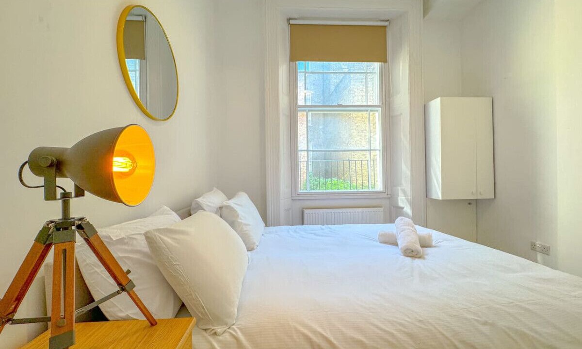 Photo of Bedroom in Lancaster Gate