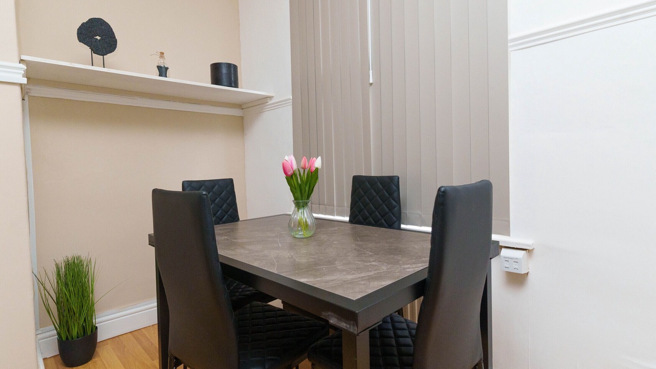 Photo of Livingroom in Harehills