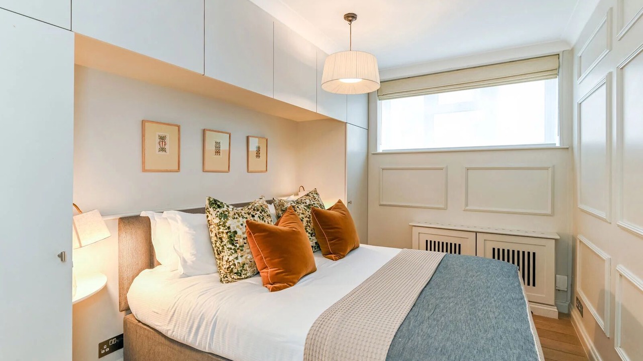 Photo of Bedroom in Queen's Gate