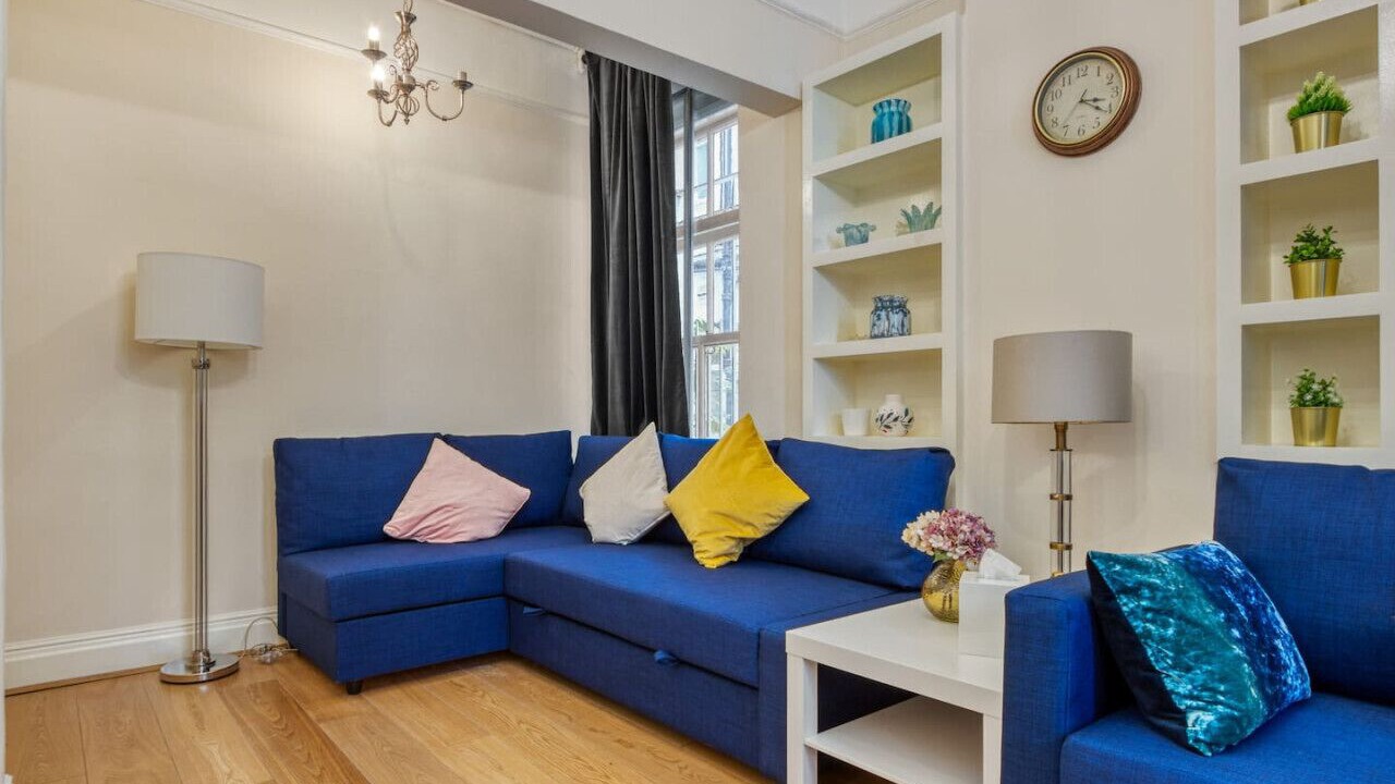 Photo of Livingroom in Earl's Court