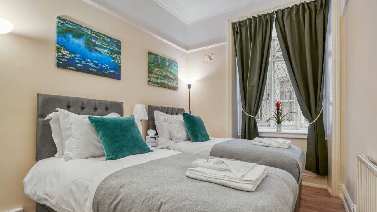 Photo of Bedroom in Earl's Court