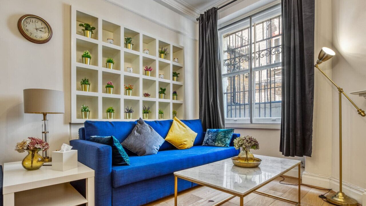 Photo of Livingroom in Earl's Court