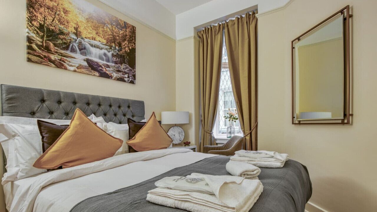 Photo of Bedroom in Earl's Court