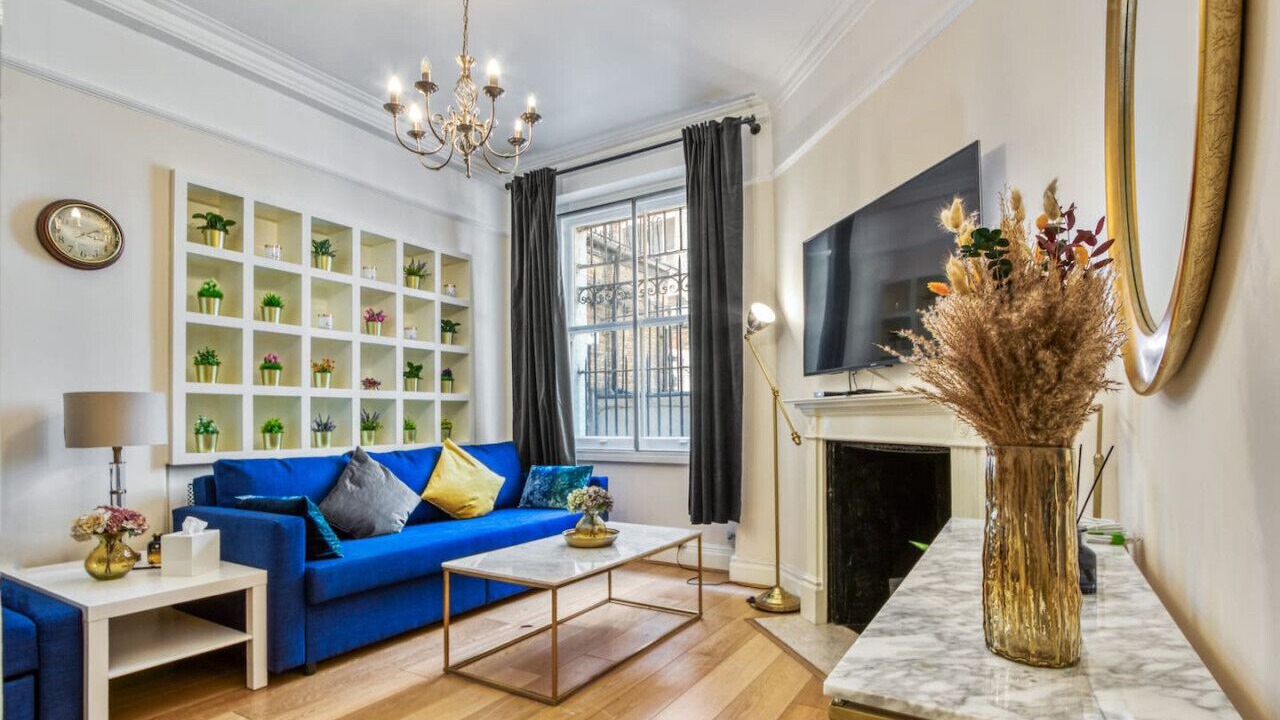 Photo of Livingroom in Earl's Court