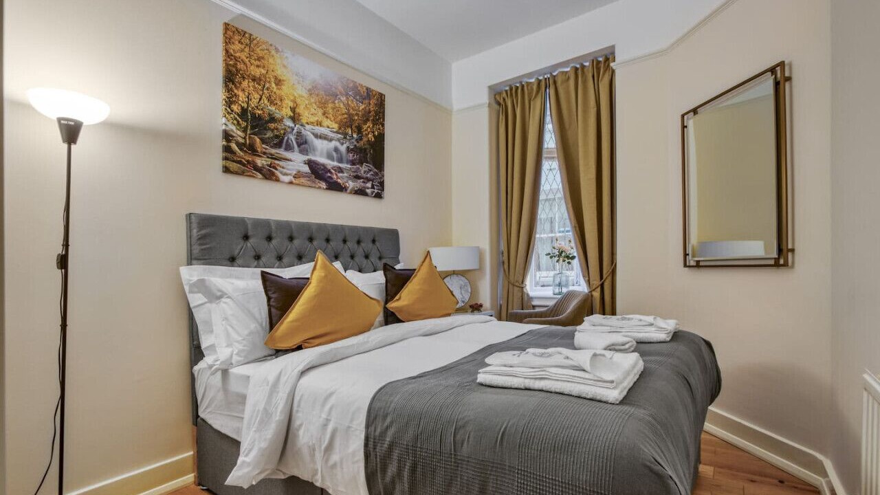 Photo of Bedroom in Earl's Court