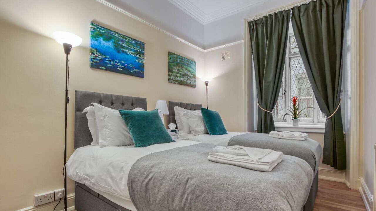 Photo of Bedroom in Earl's Court