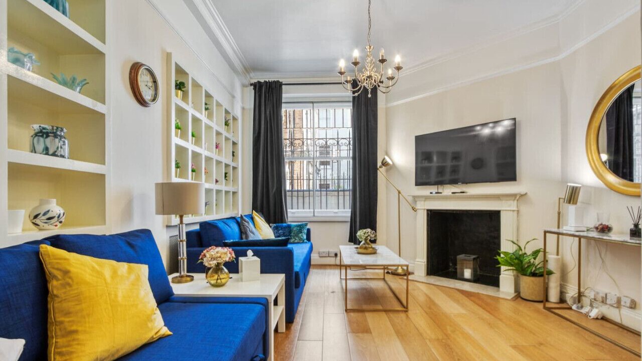 Photo of Livingroom in Earl's Court