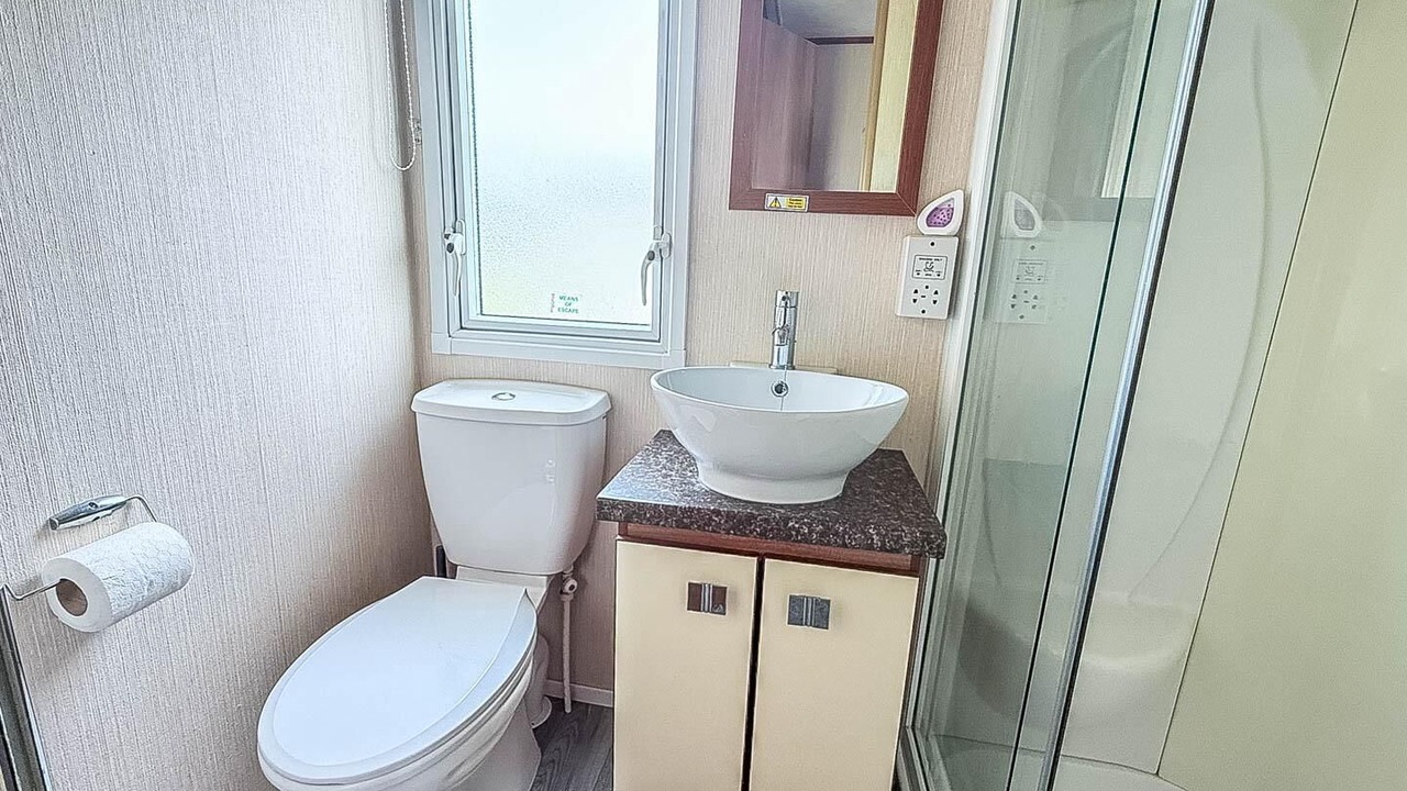 Photo of Bathroom in Louth