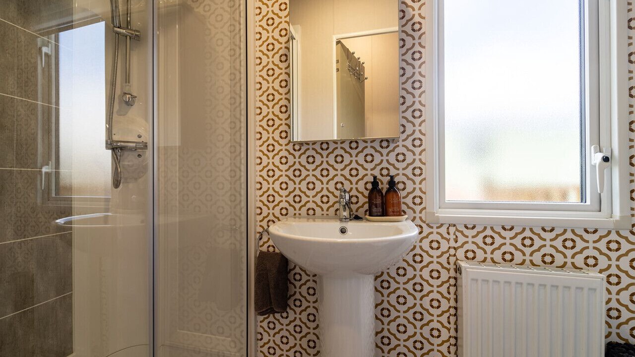 Photo of Bathroom in Fence