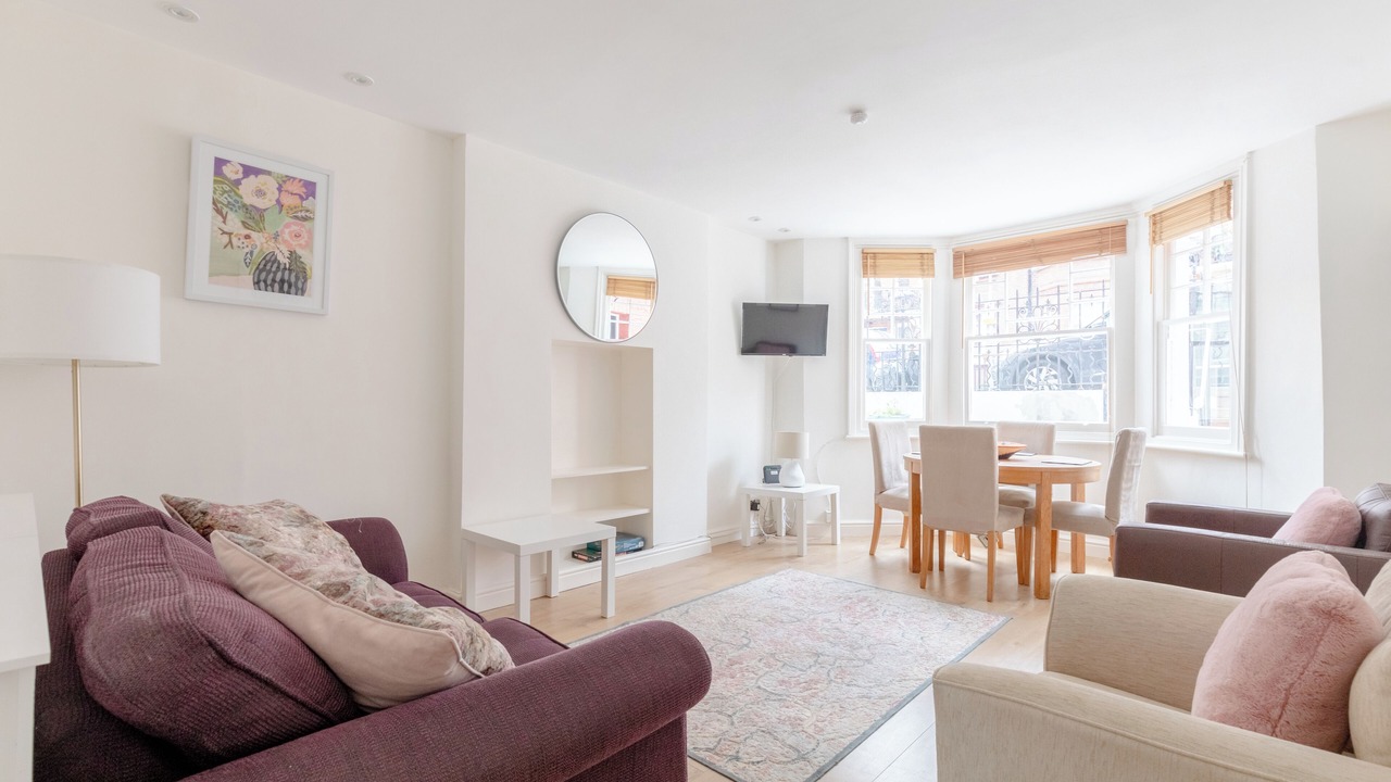 Photo of Livingroom in West Kensington
