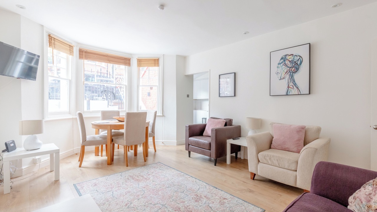 Photo of Livingroom in West Kensington