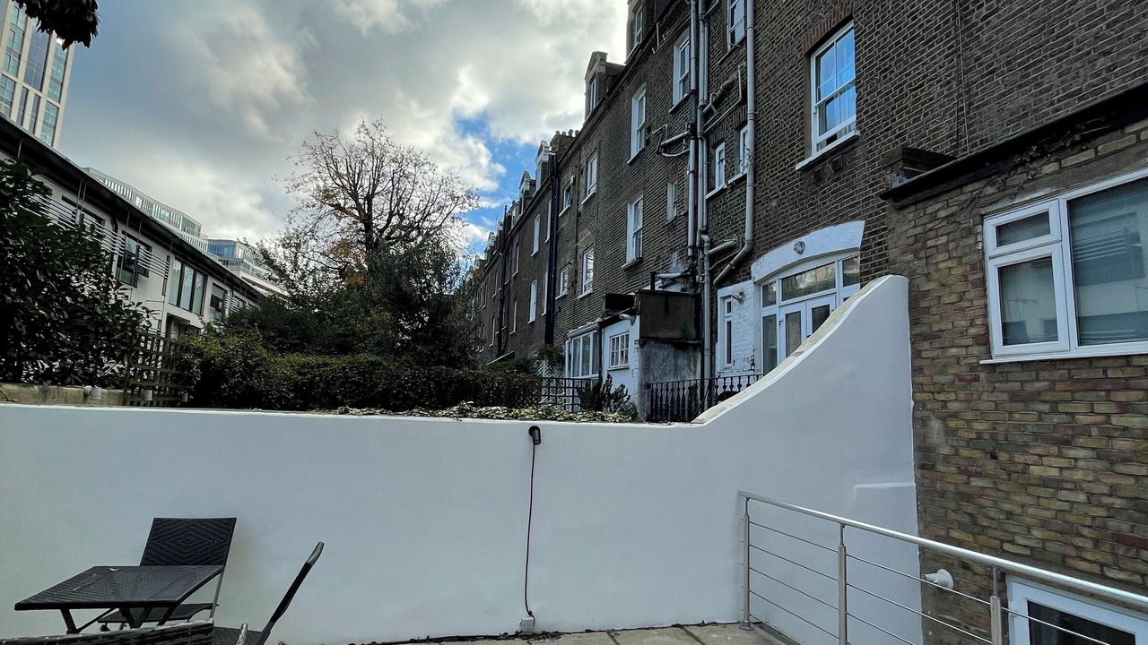 Photo of Outdoor in West Kensington