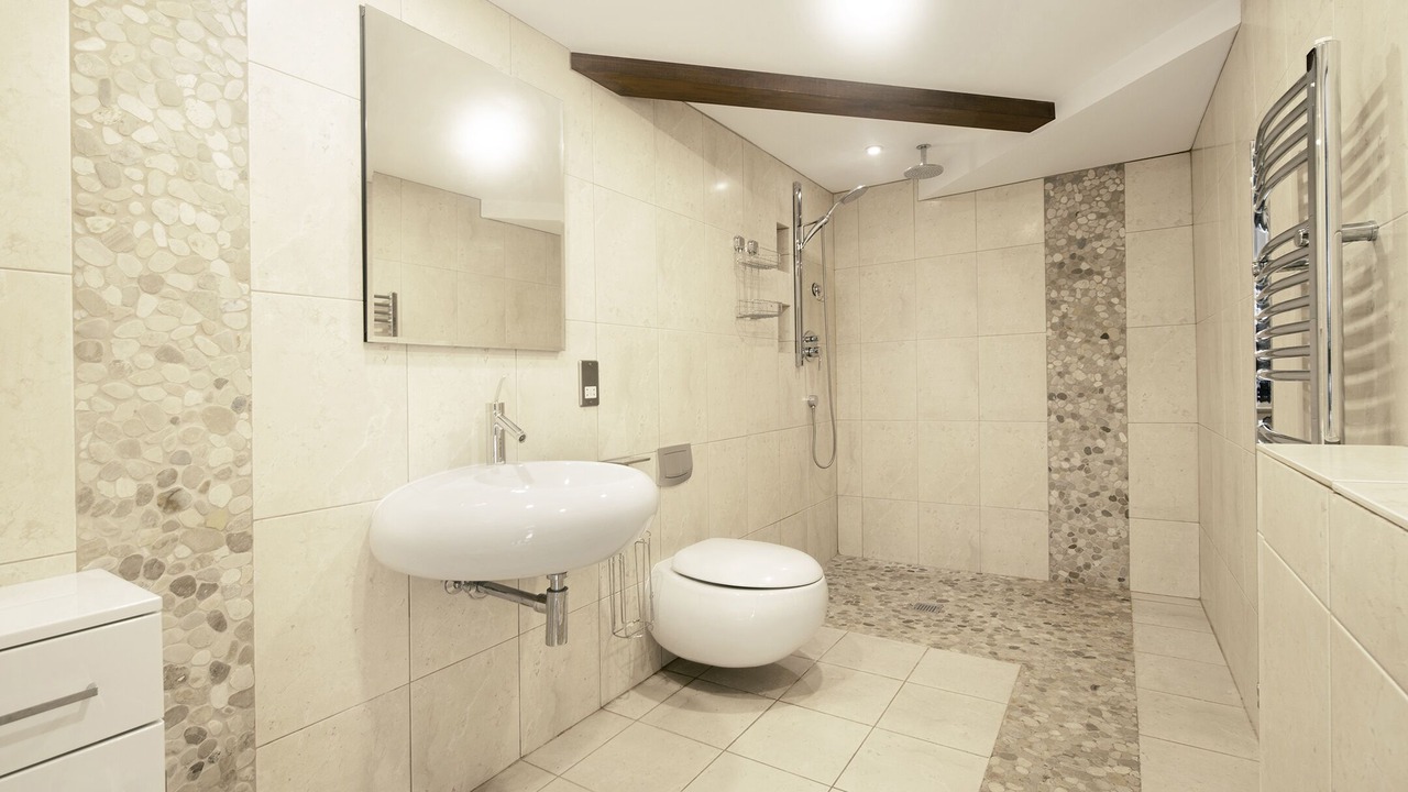 Photo of Bathroom in Cray Meadows