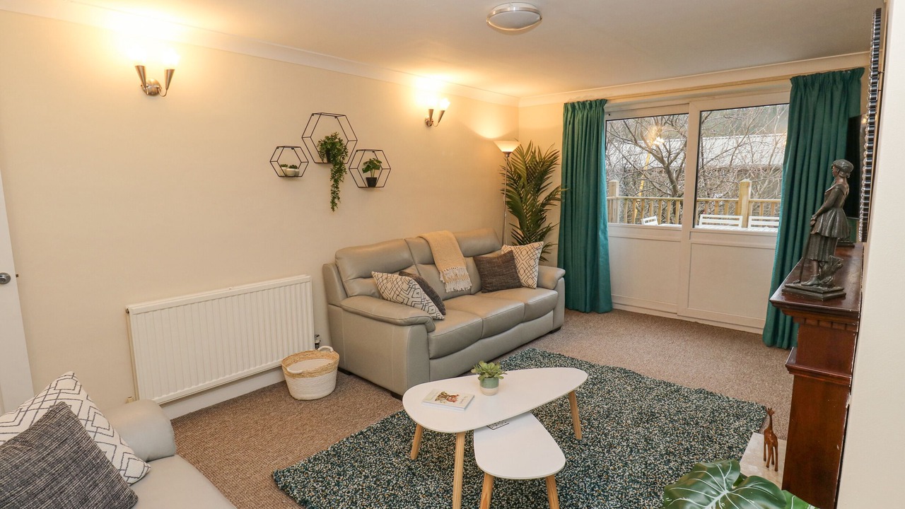 Photo of Livingroom in Wadsworth