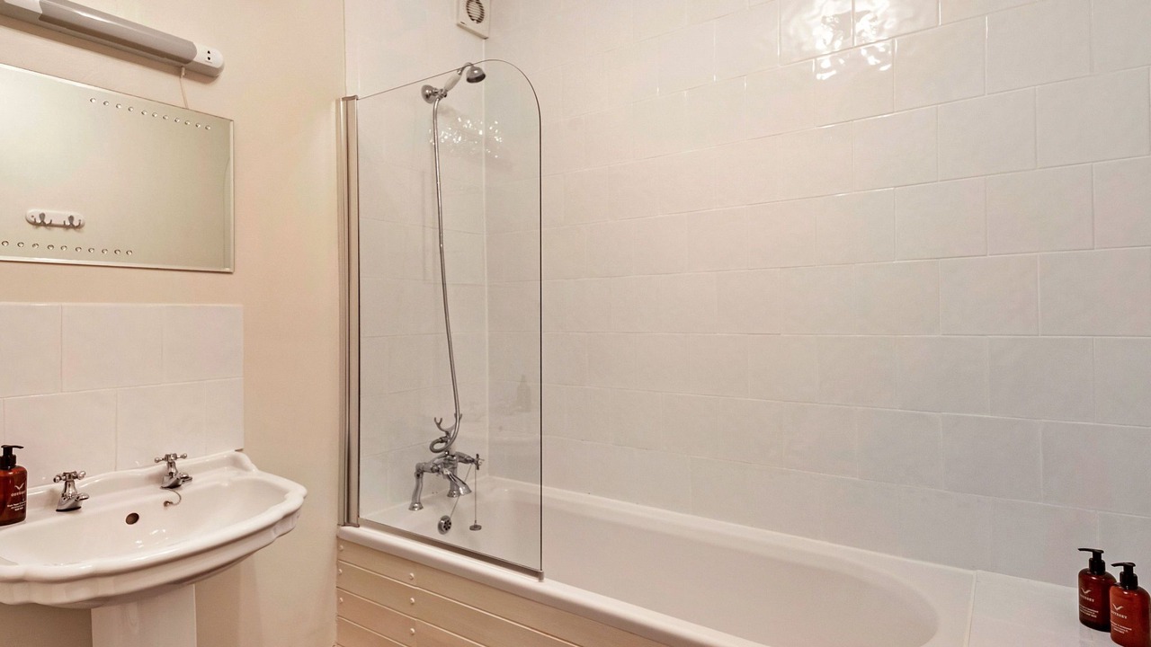 Photo of Bathroom in Gayle