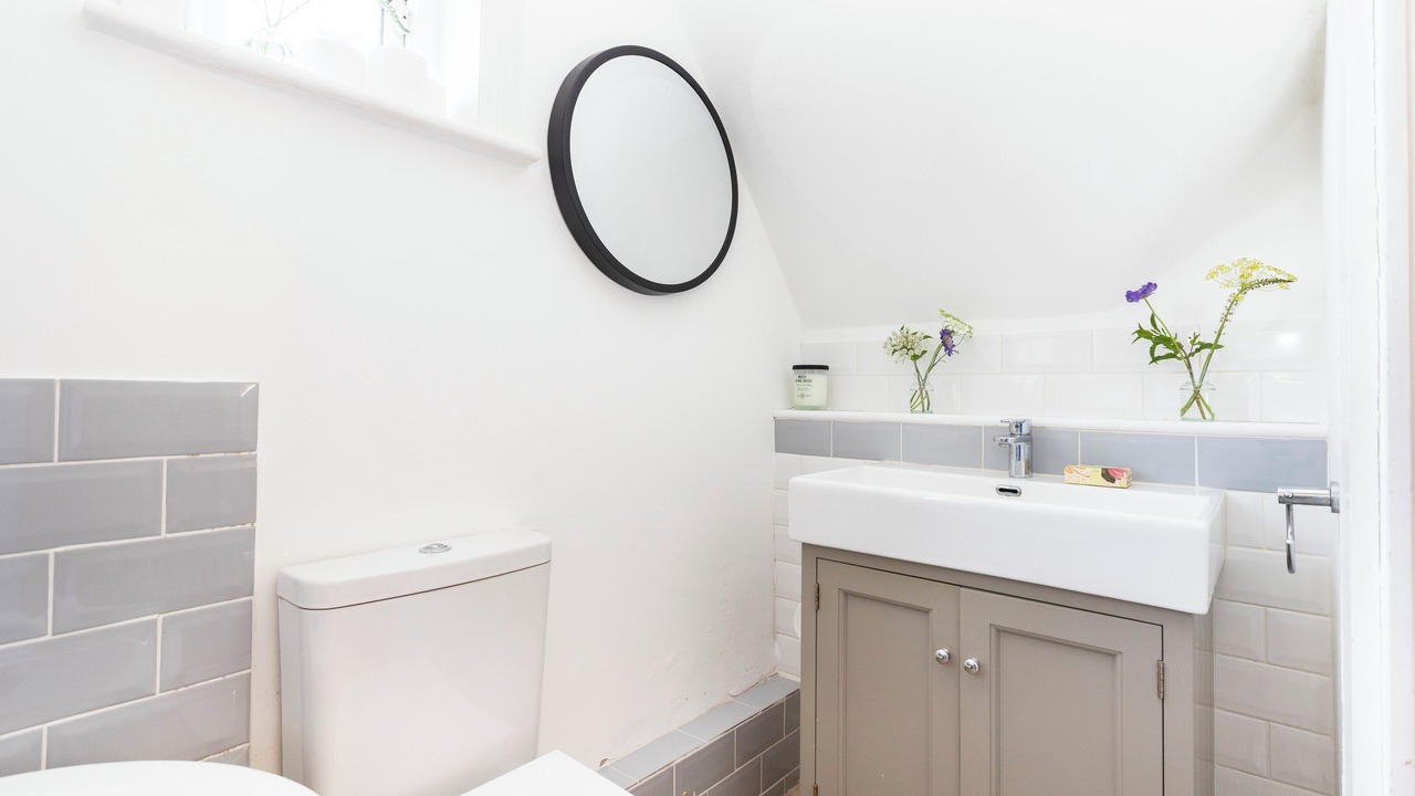 Photo of Bathroom in Hanger Hill