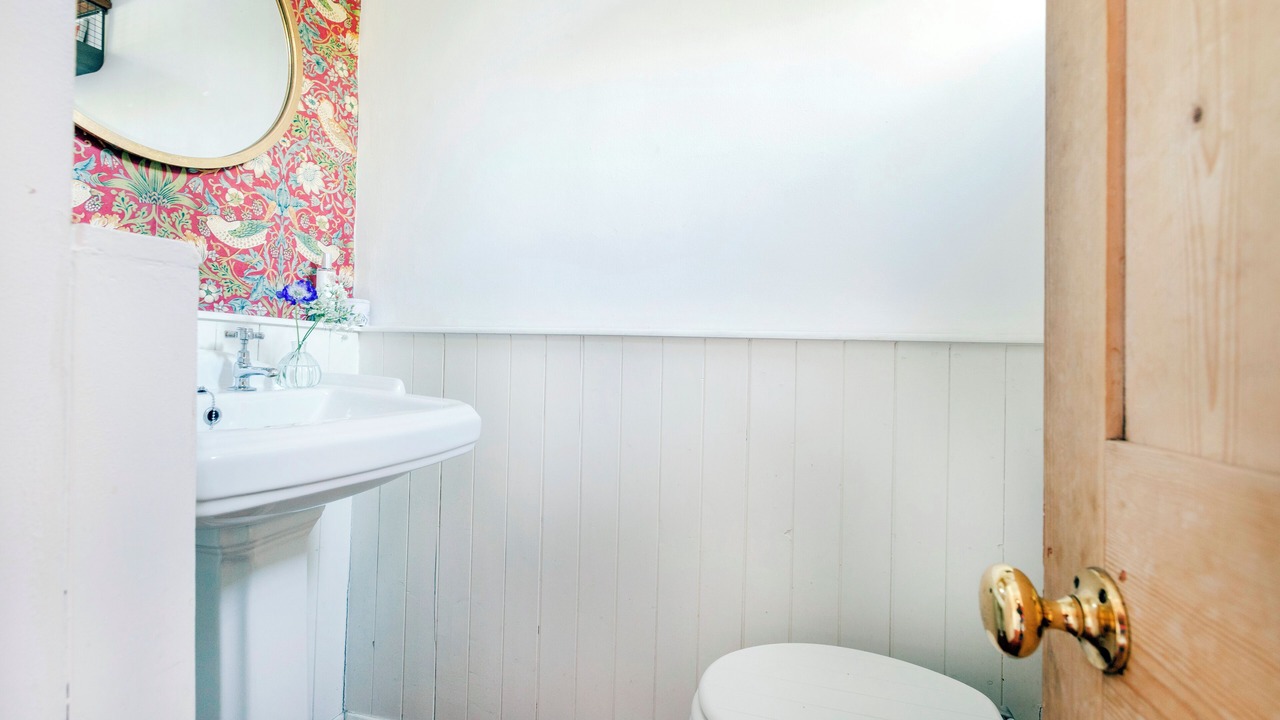 Photo of Bathroom in Hanger Hill