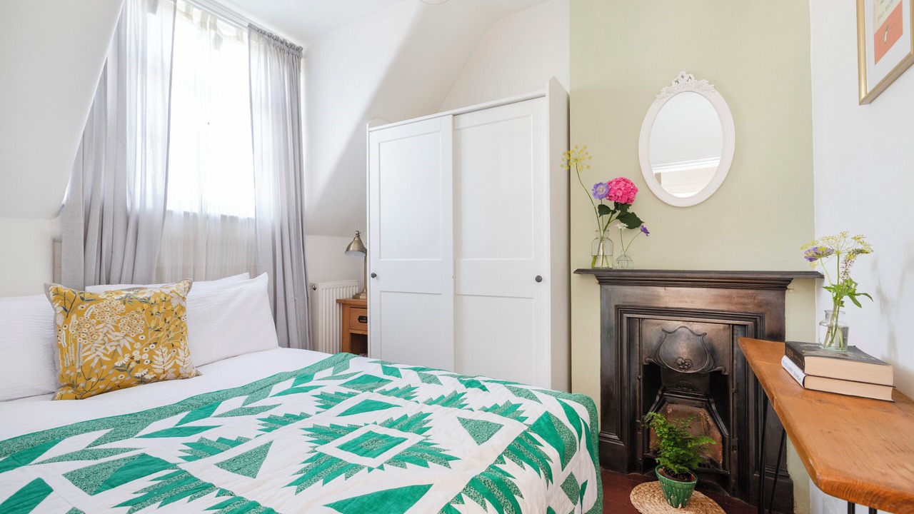 Photo of Bedroom in Hanger Hill
